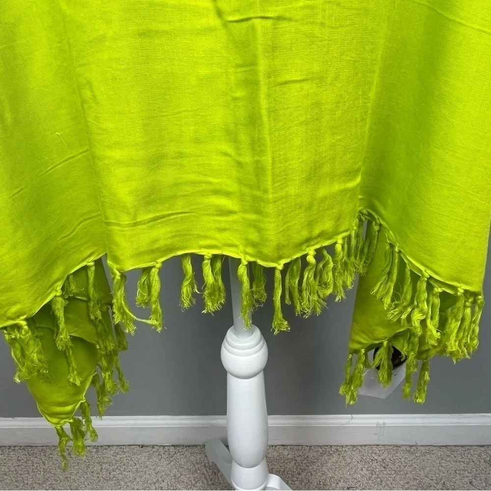 NWT Shu-Shi Oceania Cruiseline lime green fringe trim sarong w/cinch ring.